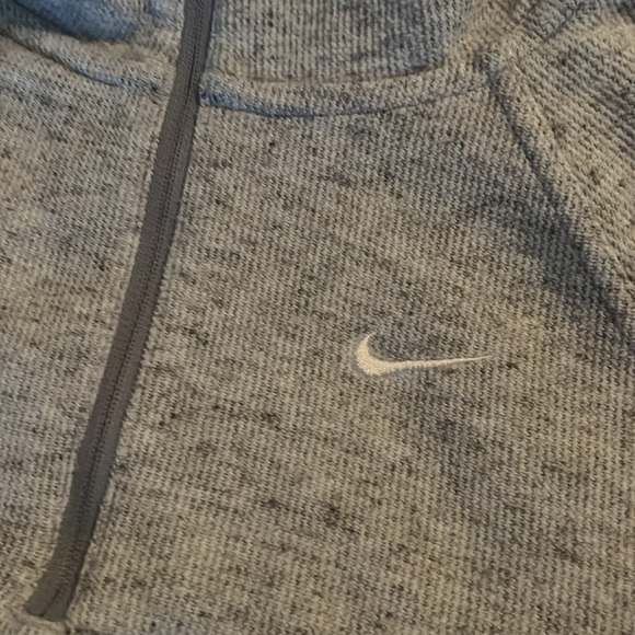 NIKE | Cute Cropped Loose 3/4 Sweatshirt - Picture 3 of 3